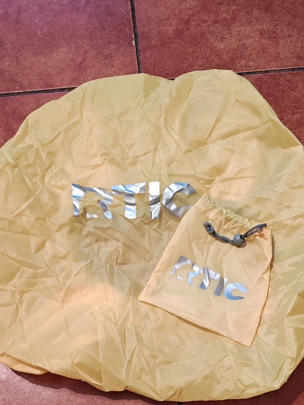 Yellow Party Popper Cover with Drawstring Pouch
